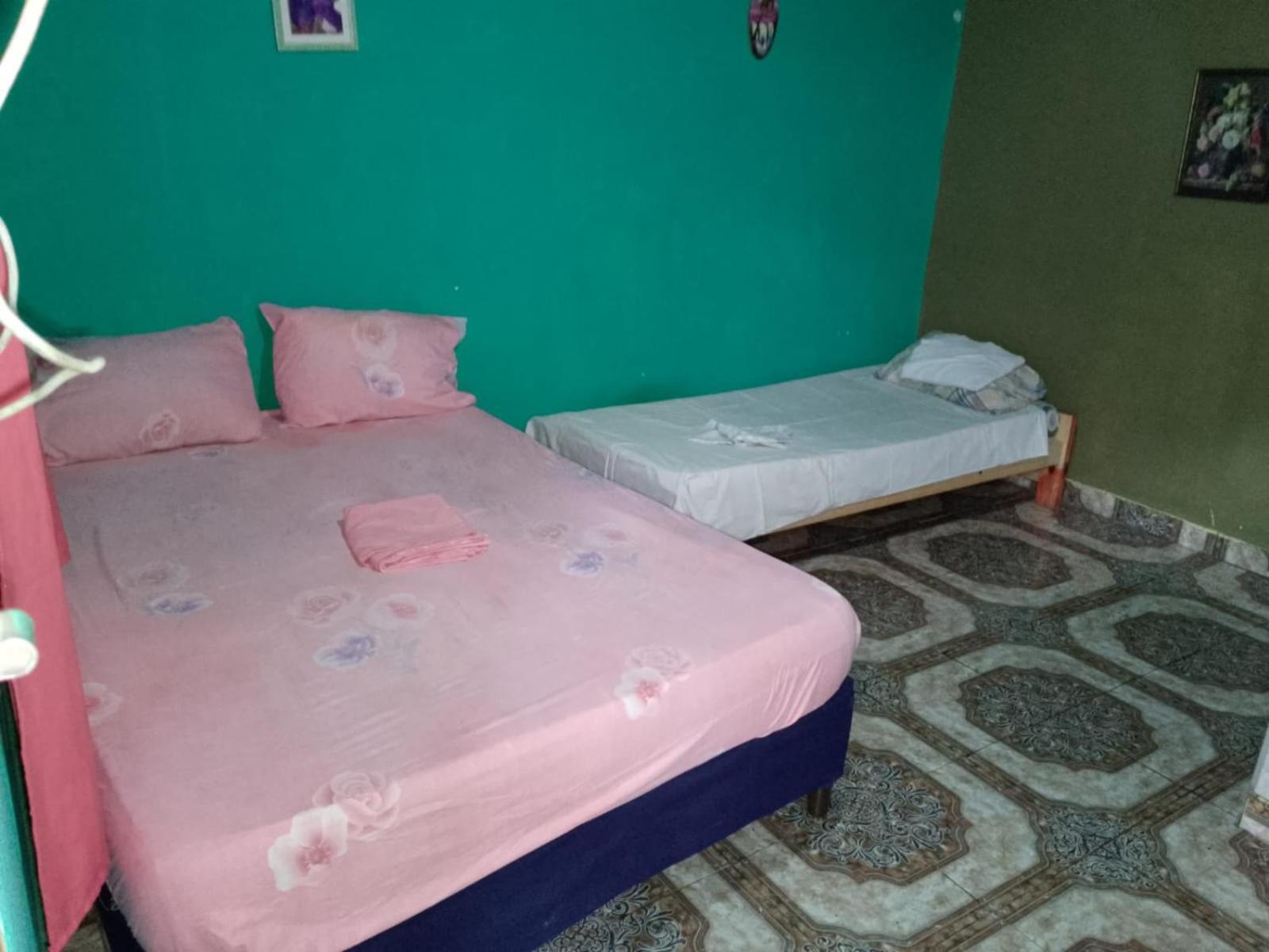 Hostel Loli Puerto Iguazú Zewnętrze zdjęcie