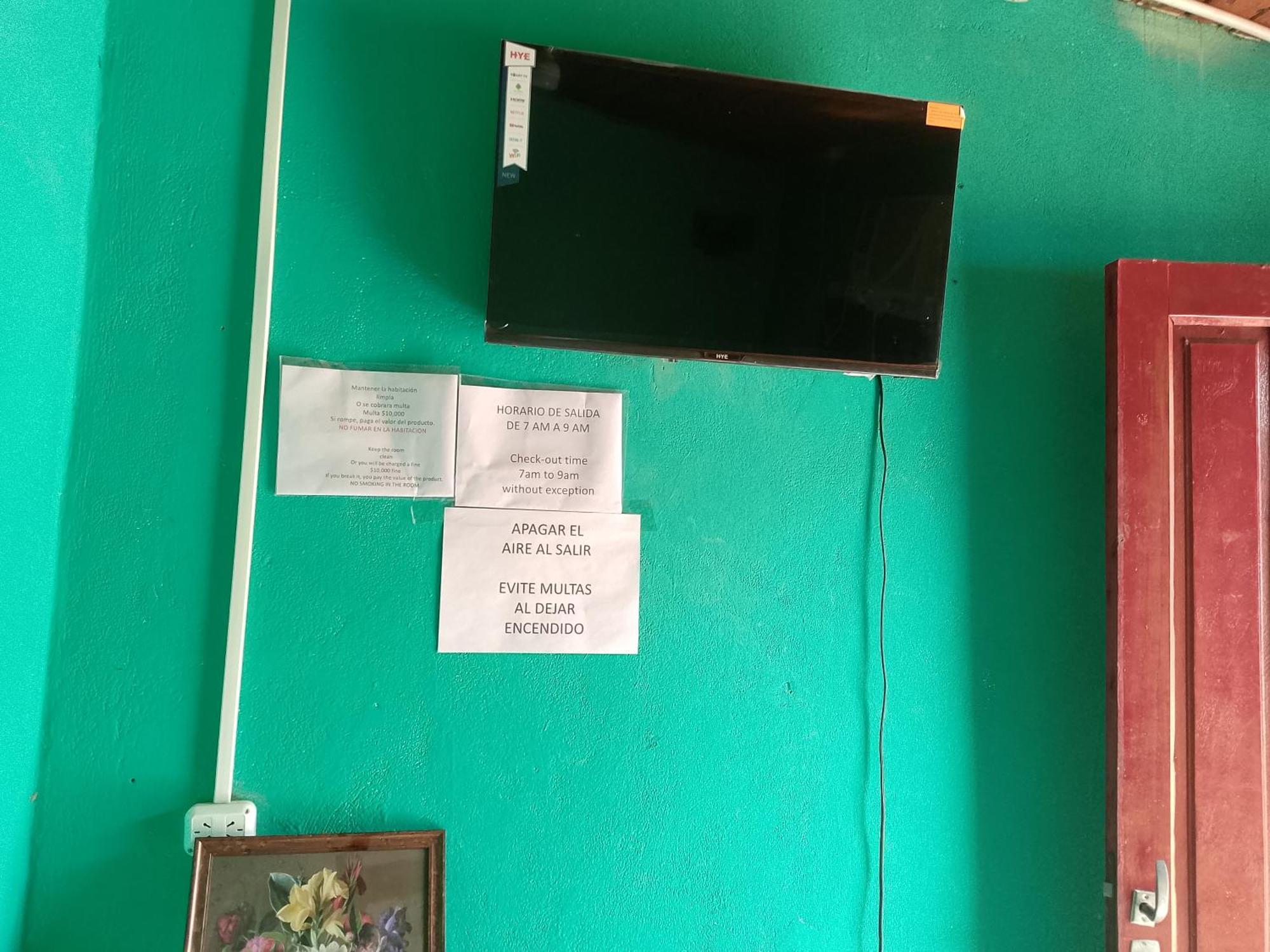 Hostel Loli Puerto Iguazú Zewnętrze zdjęcie